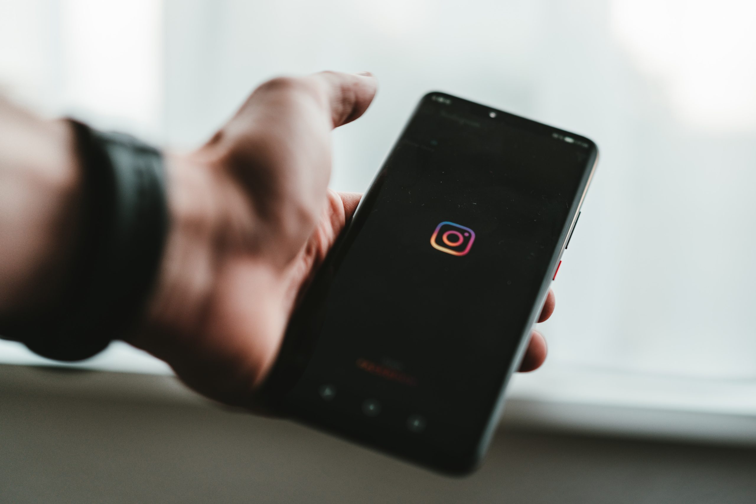 instagram logo phone